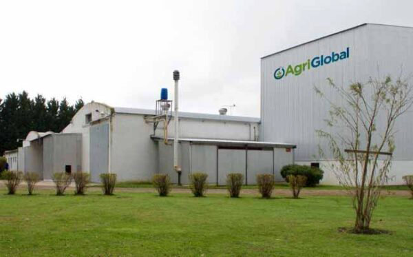 La empresa AgriGlobal inauguró en Balcarce su primera planta de bioinsumos